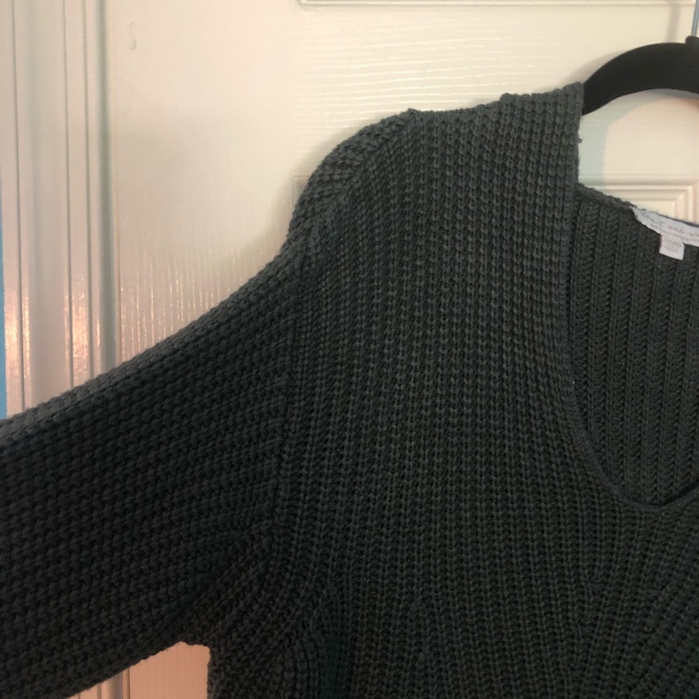 AE Cropped Sweater - Picture 5 of 6